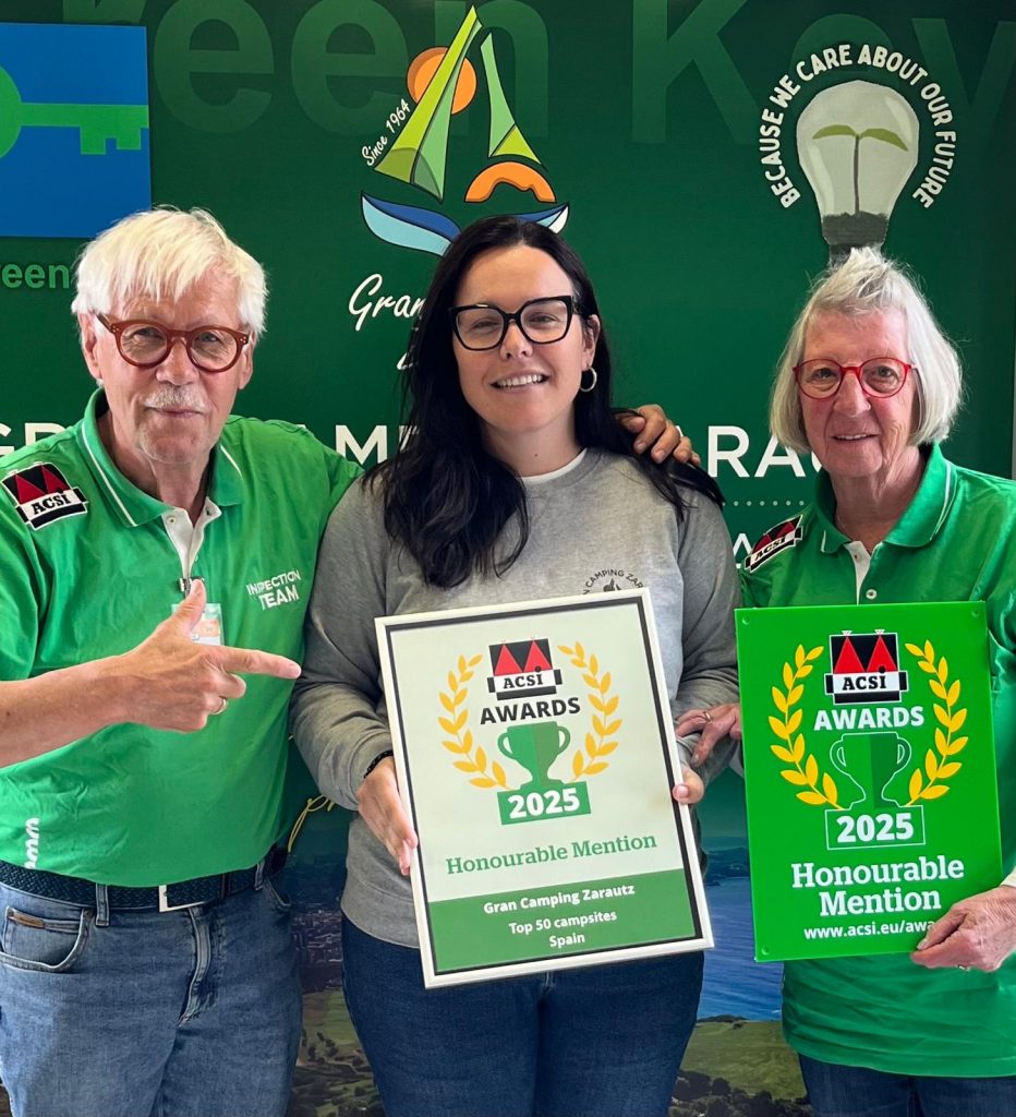Directora recibe de ACSI la mención de honor 2025